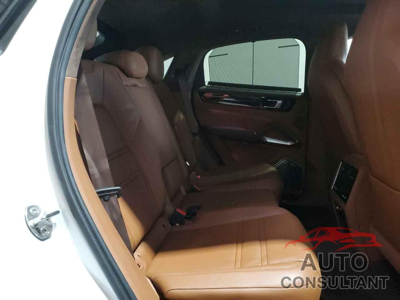 PORSCHE CAYENNE 2023 - WP1BF2AY0PDA35128