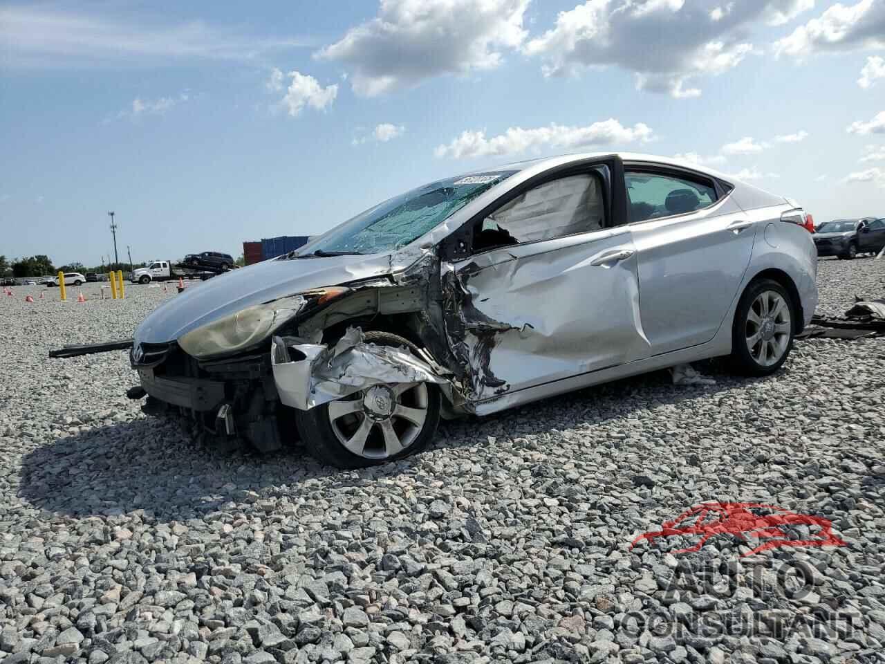 HYUNDAI ELANTRA 2013 - 5NPDH4AE5DH397208
