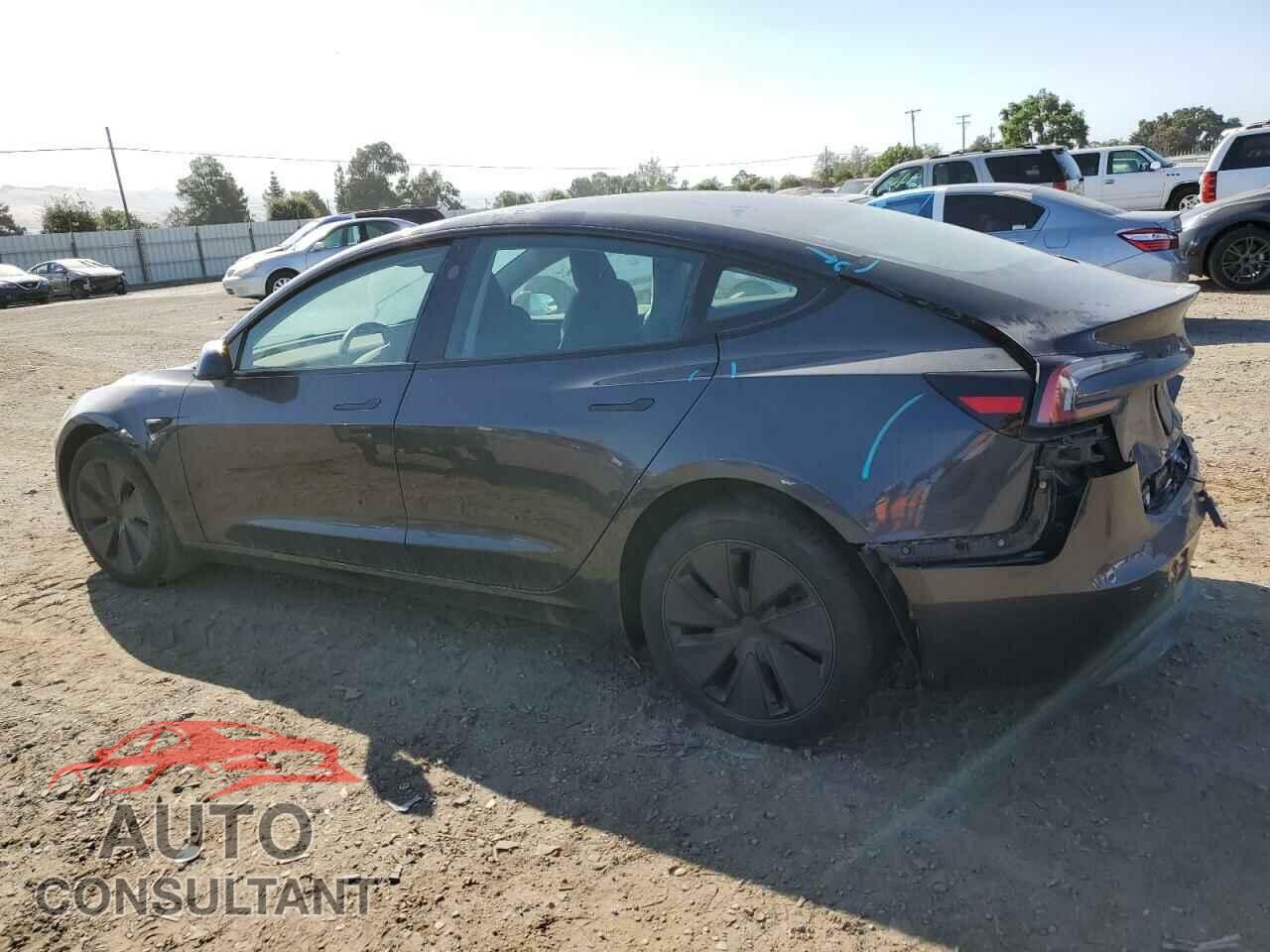TESLA MODEL 3 2024 - 5YJ3E1EA8RF824803