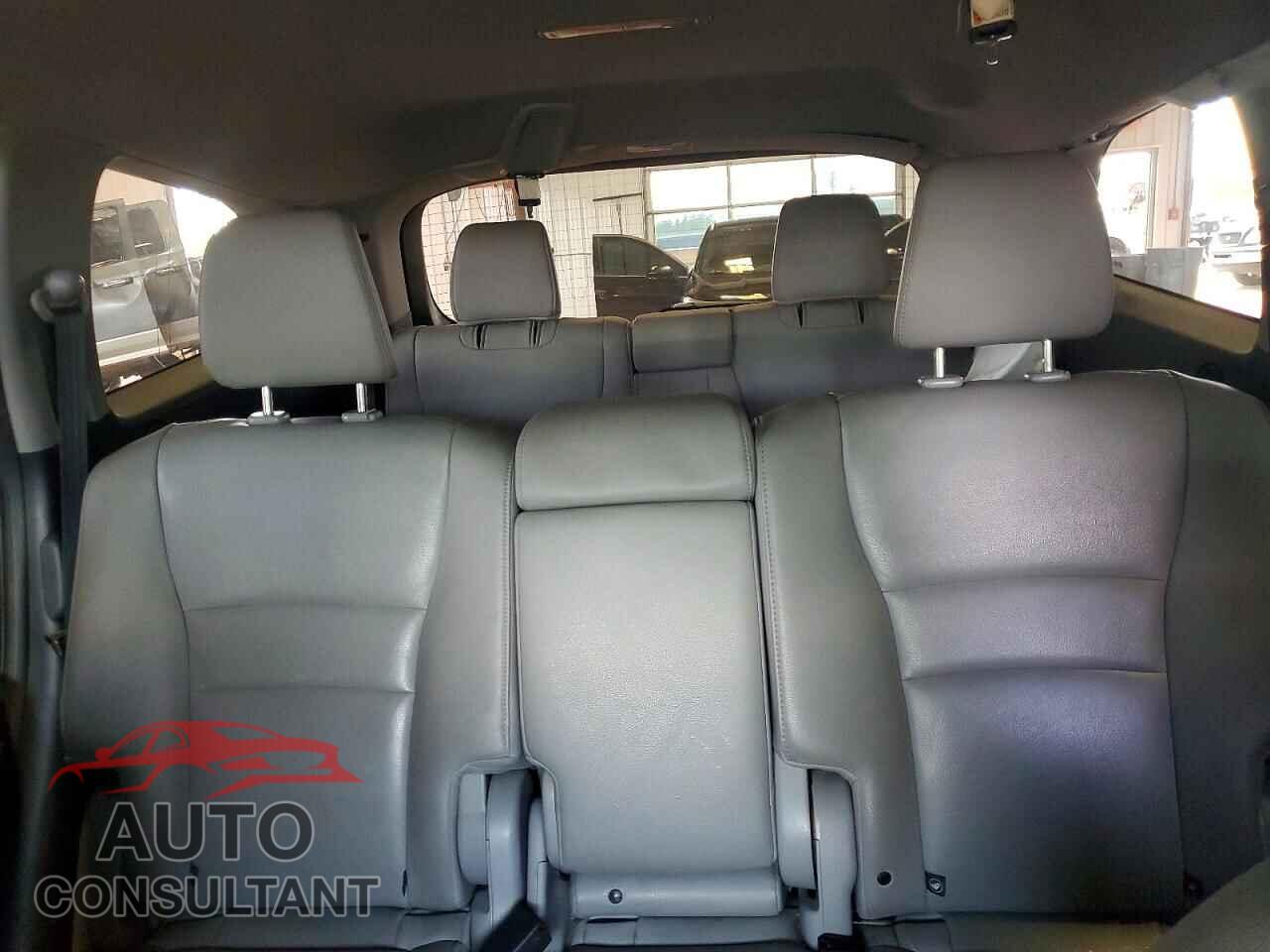 HONDA PILOT 2017 - 5FNYF6H54HB052748