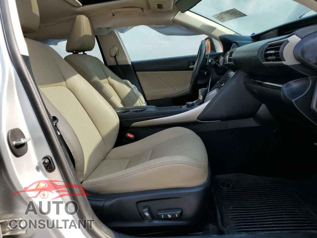 LEXUS IS 2017 - JTHBA1D21H5039152