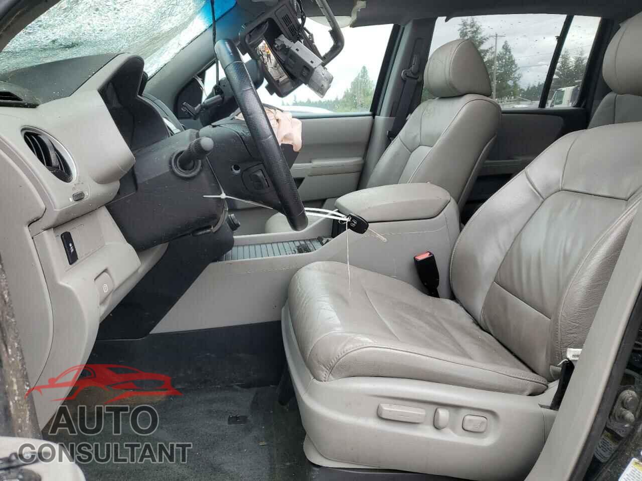 HONDA PILOT 2015 - 5FNYF4H77FB013767