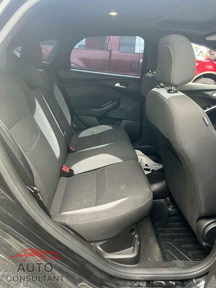 FORD FOCUS 2016 - 1FADP3L94GL324219