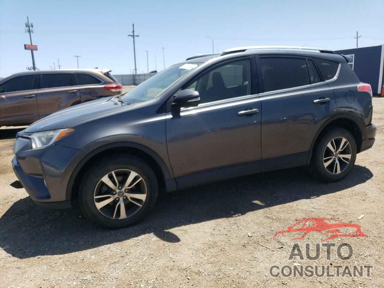 TOYOTA RAV4 2017 - JTMRFREV7HD203437