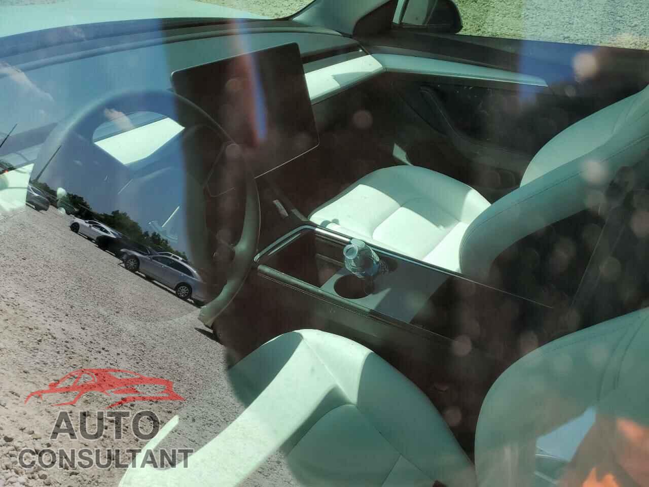 TESLA MODEL 3 2021 - 5YJ3E1EB4MF019849