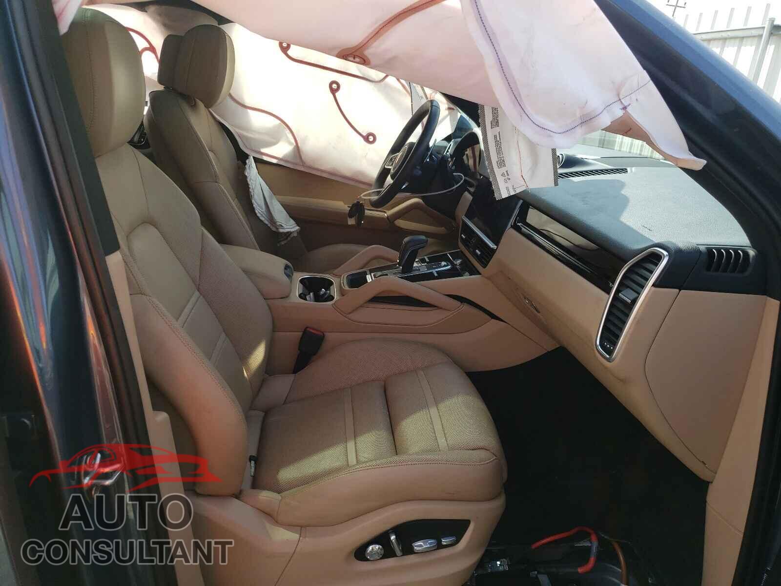 PORSCHE CAYENNE 2019 - WP1AA2AY3KDA11277