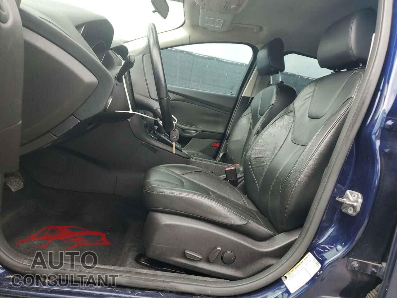 FORD FOCUS 2016 - 1FADP3F22GL249924