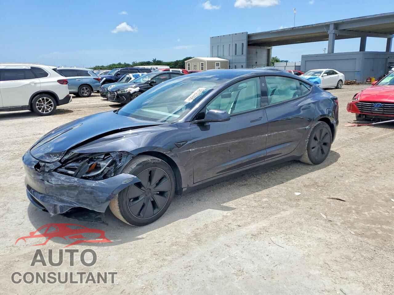 TESLA MODEL 3 2024 - 5YJ3E1EA8RF871717