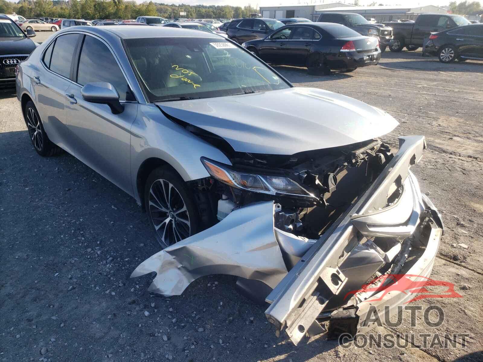 TOYOTA CAMRY 2018 - 4T1B11HK7JU590091