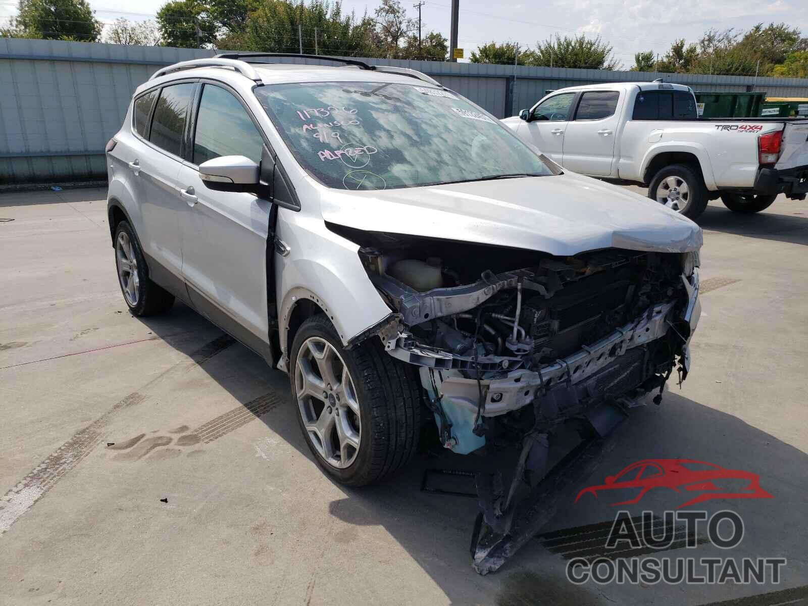 FORD ESCAPE 2017 - 1FMCU0JD1HUA32037