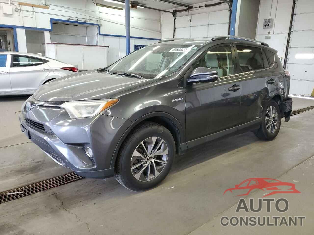 TOYOTA RAV4 2017 - JTMRJREV9HD124351