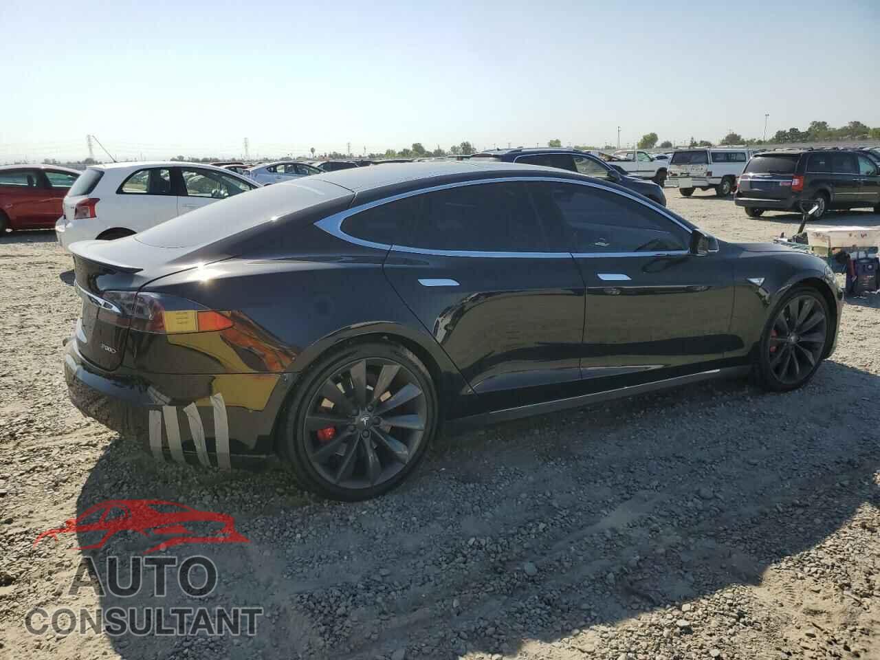 TESLA MODEL S 2015 - 5YJSA1E43FF117363