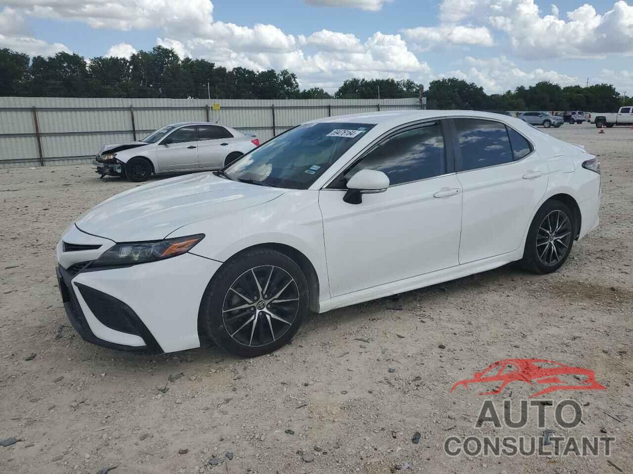TOYOTA CAMRY 2022 - 4T1G11AKXNU656915
