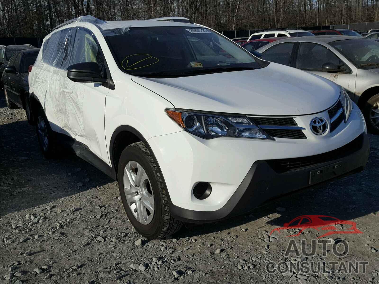 TOYOTA RAV4 LE 2015 - JTMBFREV8FJ031872