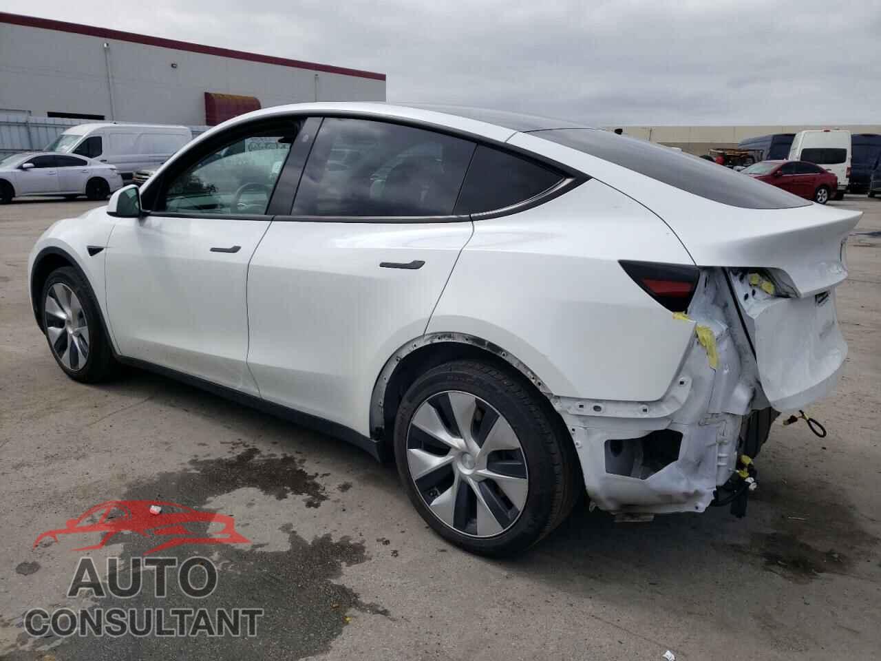 TESLA MODEL Y 2021 - 5YJYGDED4MF210674