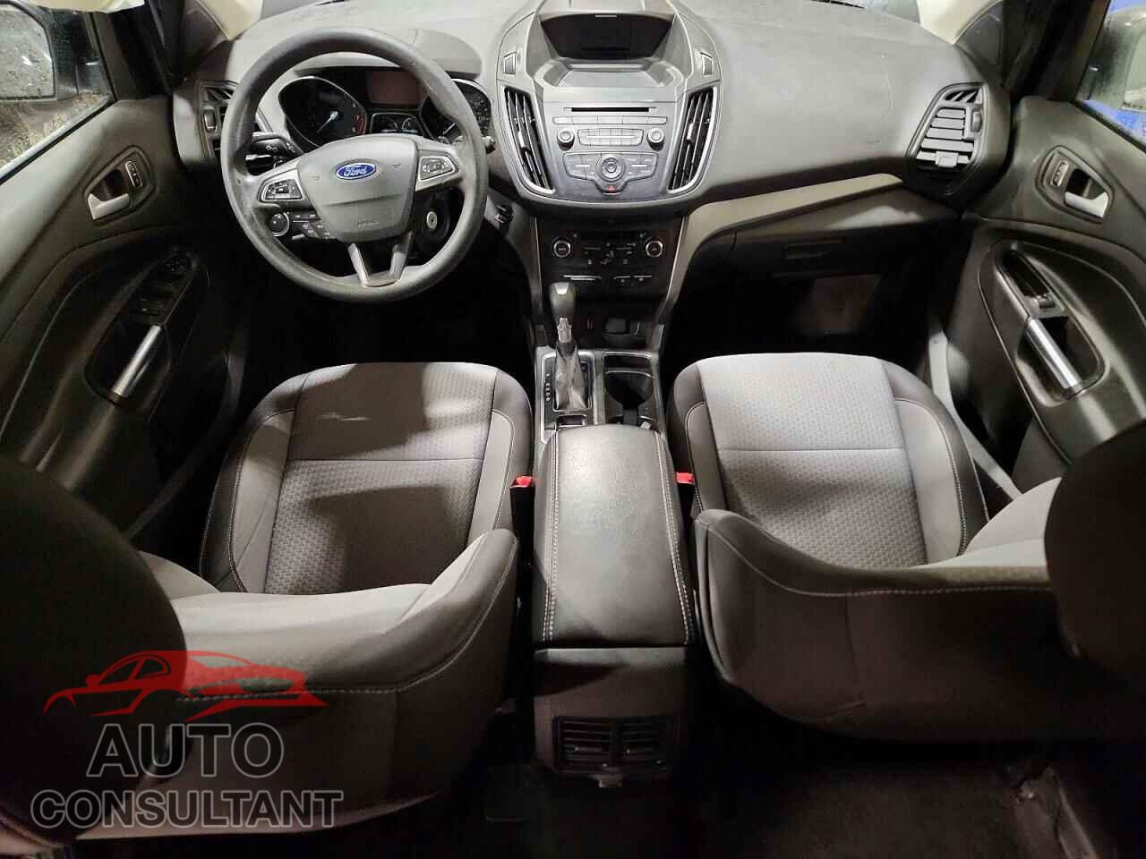FORD ESCAPE 2017 - 1FMCU0GD9HUC17167