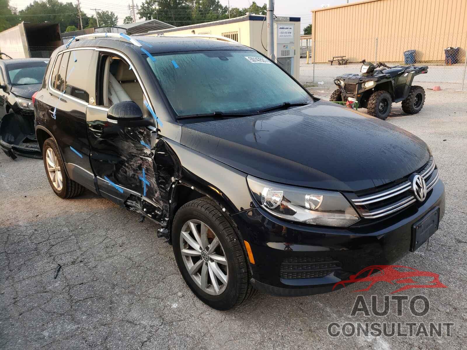 VOLKSWAGEN TIGUAN 2017 - WVGRV7AX4HK021734