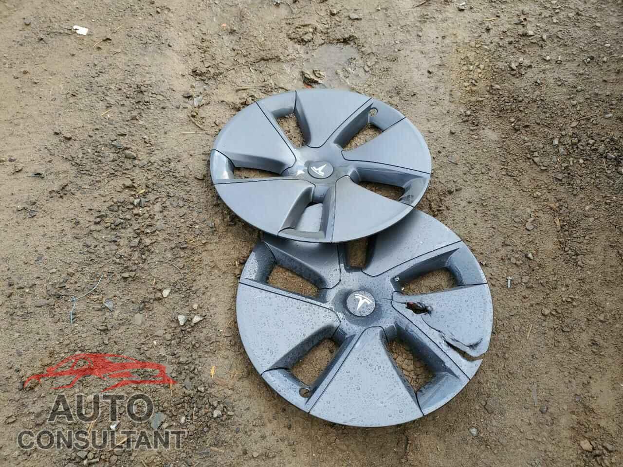 TESLA MODEL 3 2023 - 5YJ3E1EA3PF697049