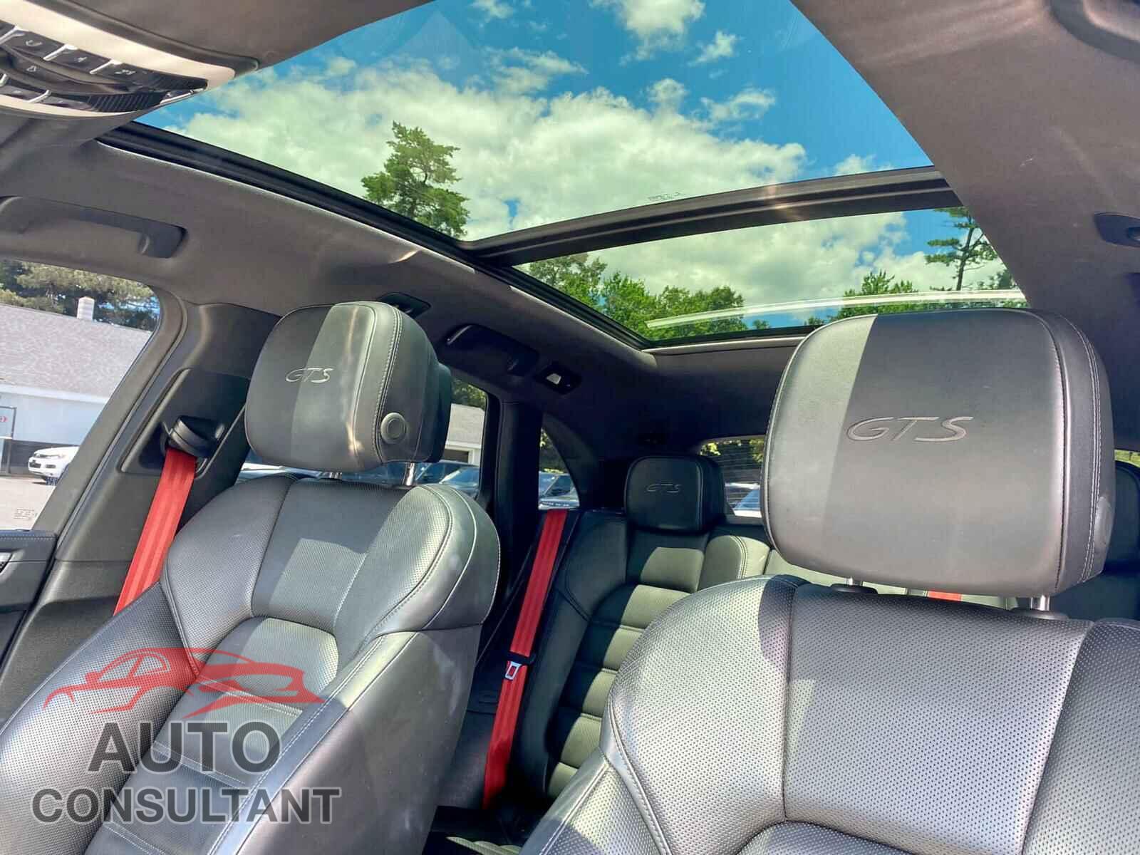 PORSCHE MACAN 2018 - WP1AG2A55JLB60492