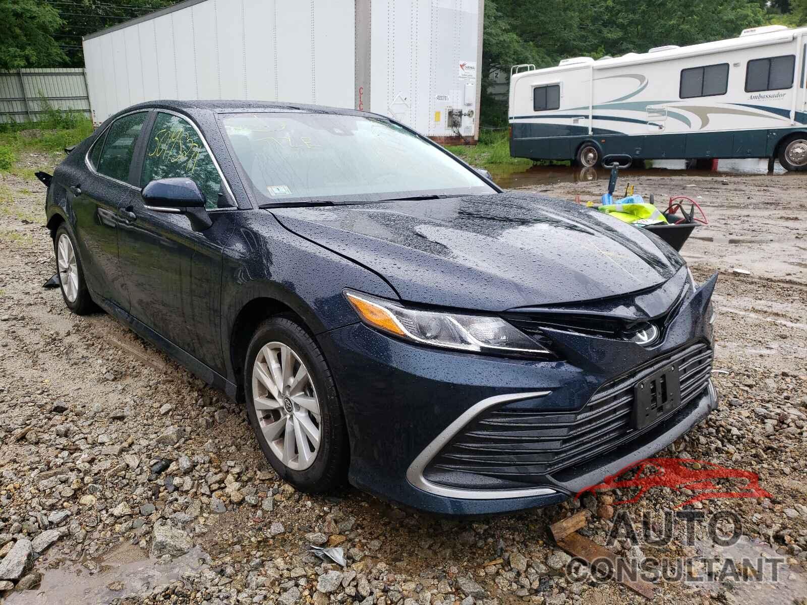 TOYOTA CAMRY 2021 - 4T1C11AK0MU429942