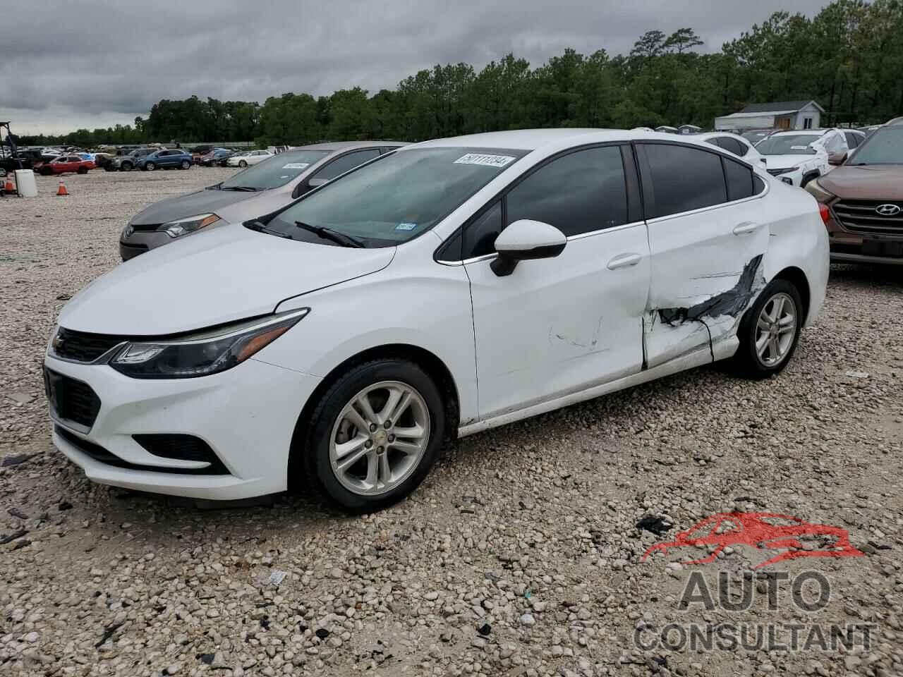 CHEVROLET CRUZE 2018 - 1G1BE5SM6J7220980