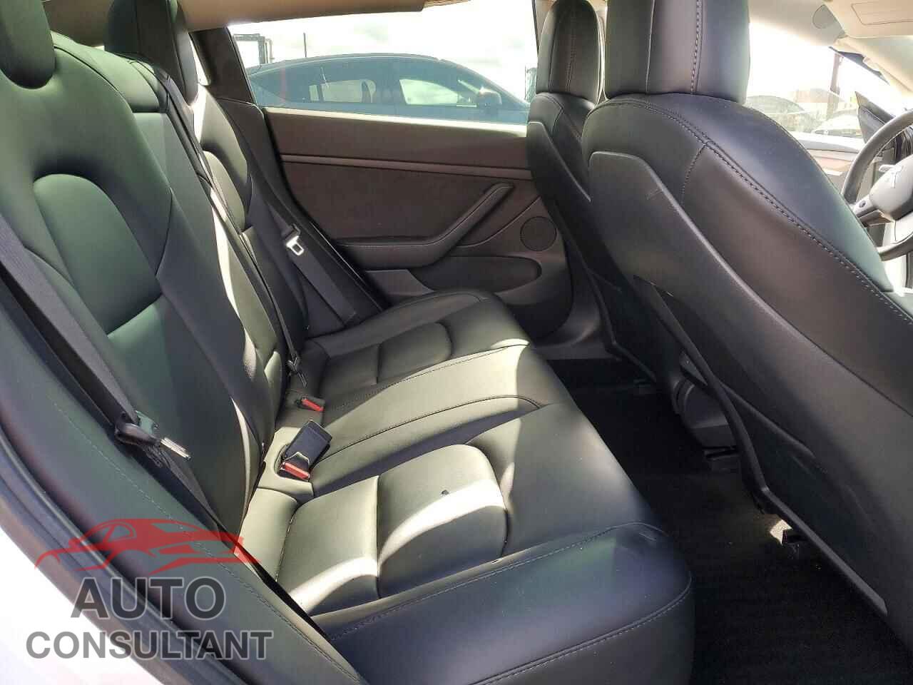 TESLA MODEL 3 2021 - 5YJ3E1EA0MF053617