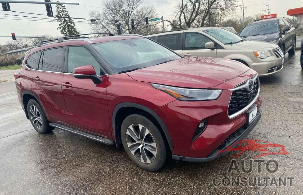 TOYOTA HIGHLANDER 2022 - 5TDHZRBH5NS584772