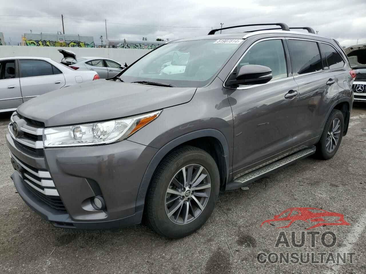 TOYOTA HIGHLANDER 2018 - 5TDKZRFH6JS529564