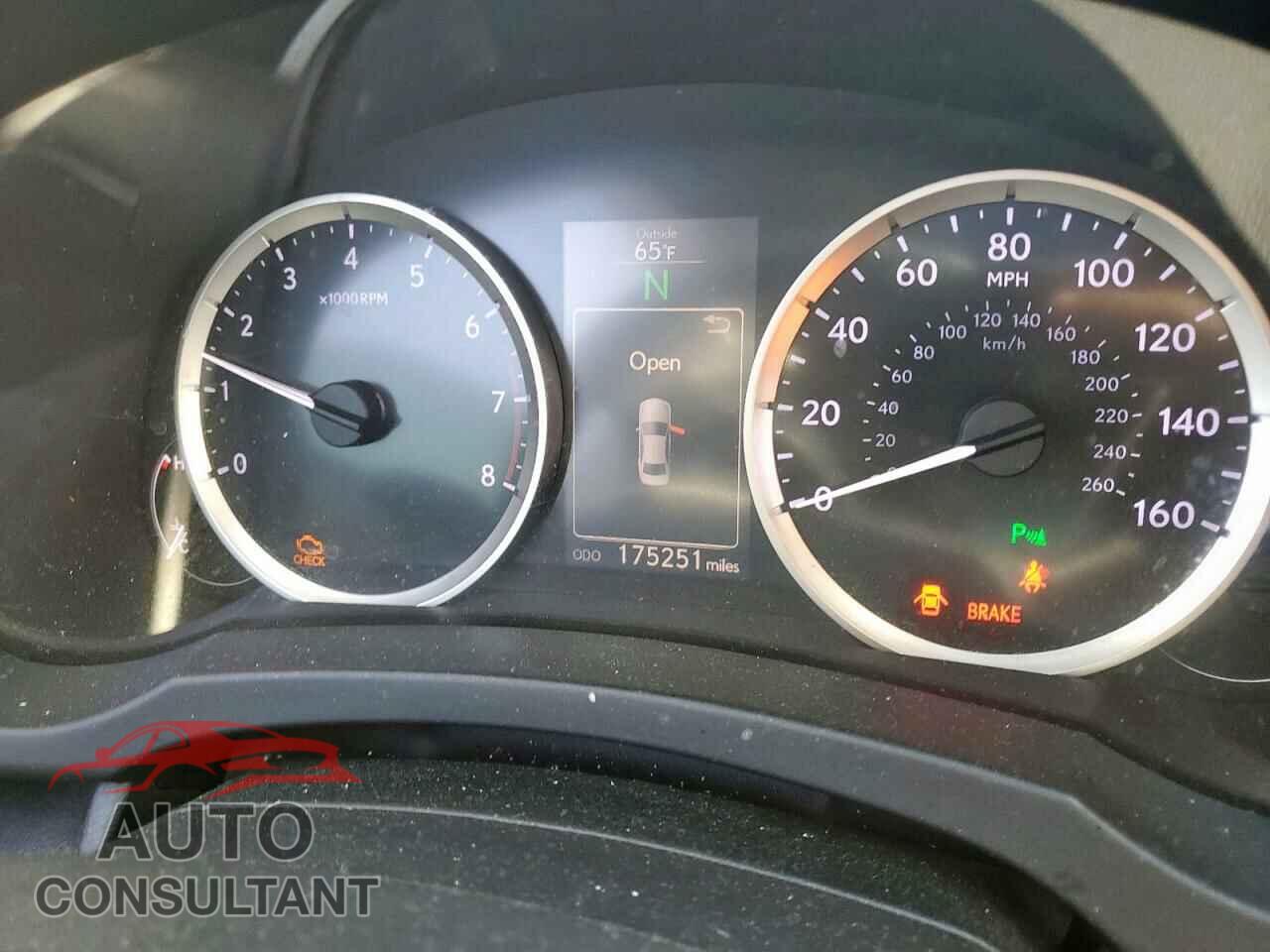 LEXUS IS 2015 - JTHBF1D28F5052849