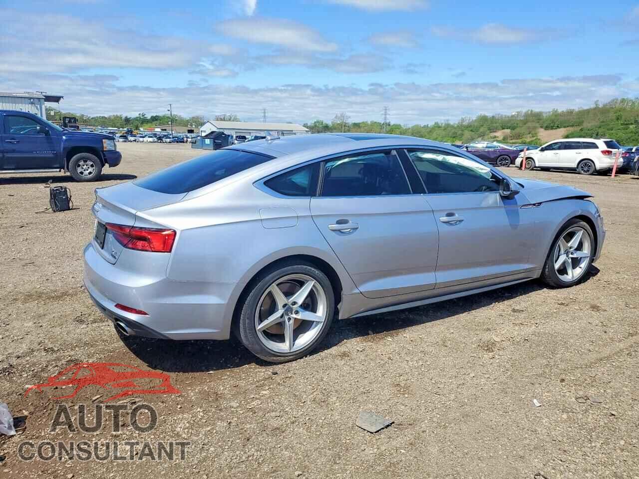 AUDI A5 2018 - WAUDNCF51JA009631