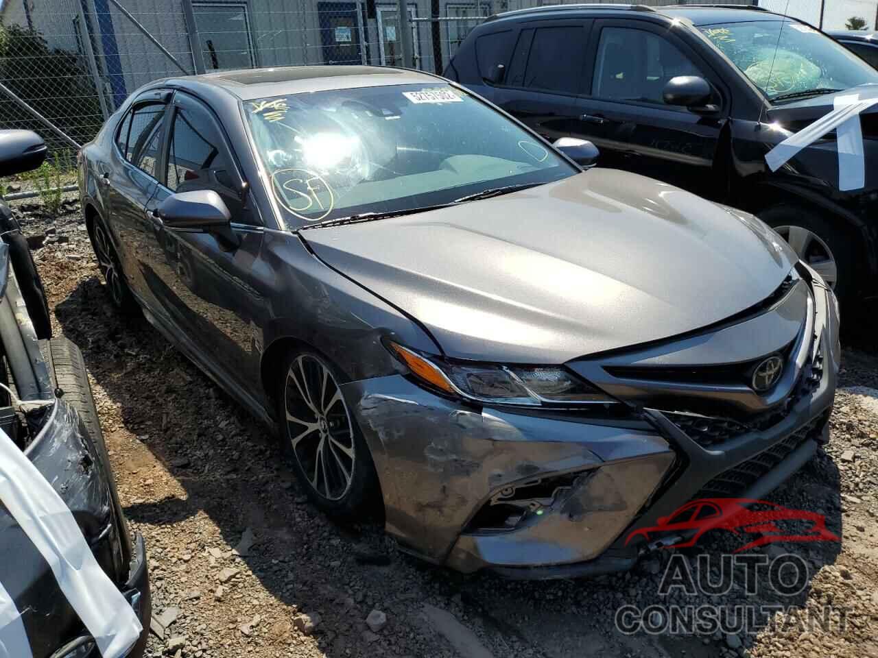 TOYOTA CAMRY 2018 - 4T1B11HK3JU579878