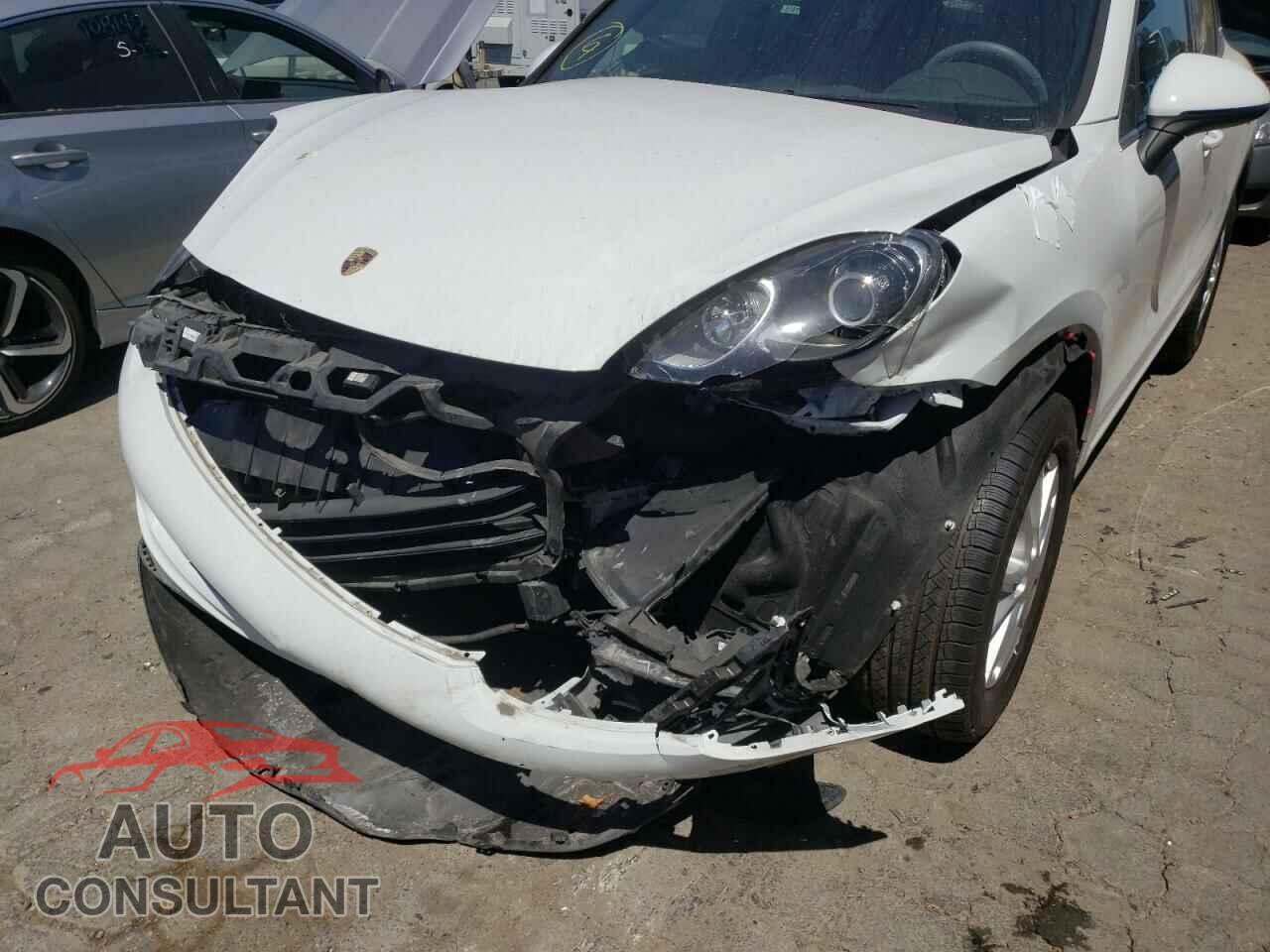 PORSCHE CAYENNE 2018 - WP1AA2A29JKA07532