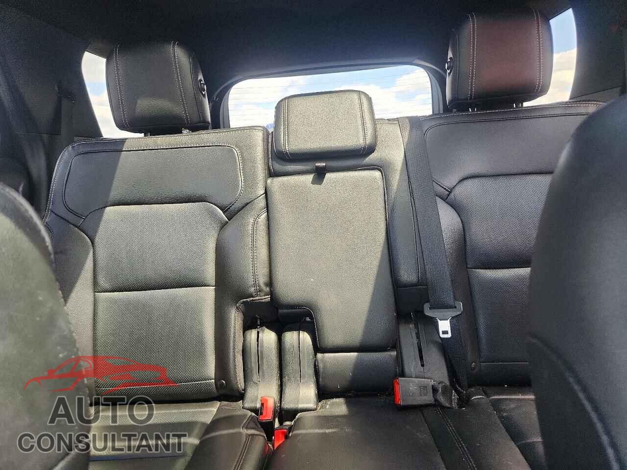 FORD EXPLORER 2018 - 1FM5K8F80JGB45121