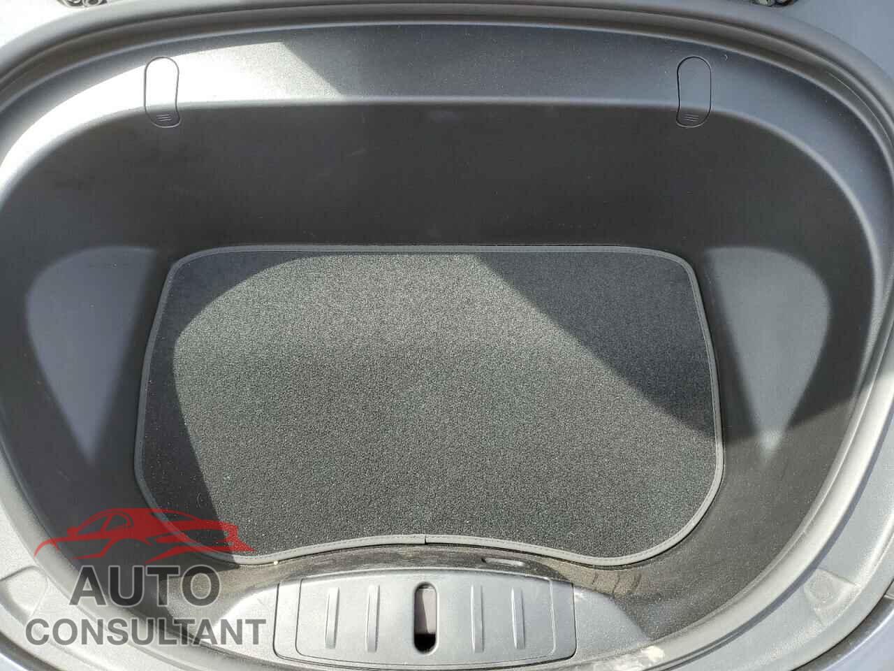 TESLA MODEL 3 2018 - 5YJ3E1EA5JF043192
