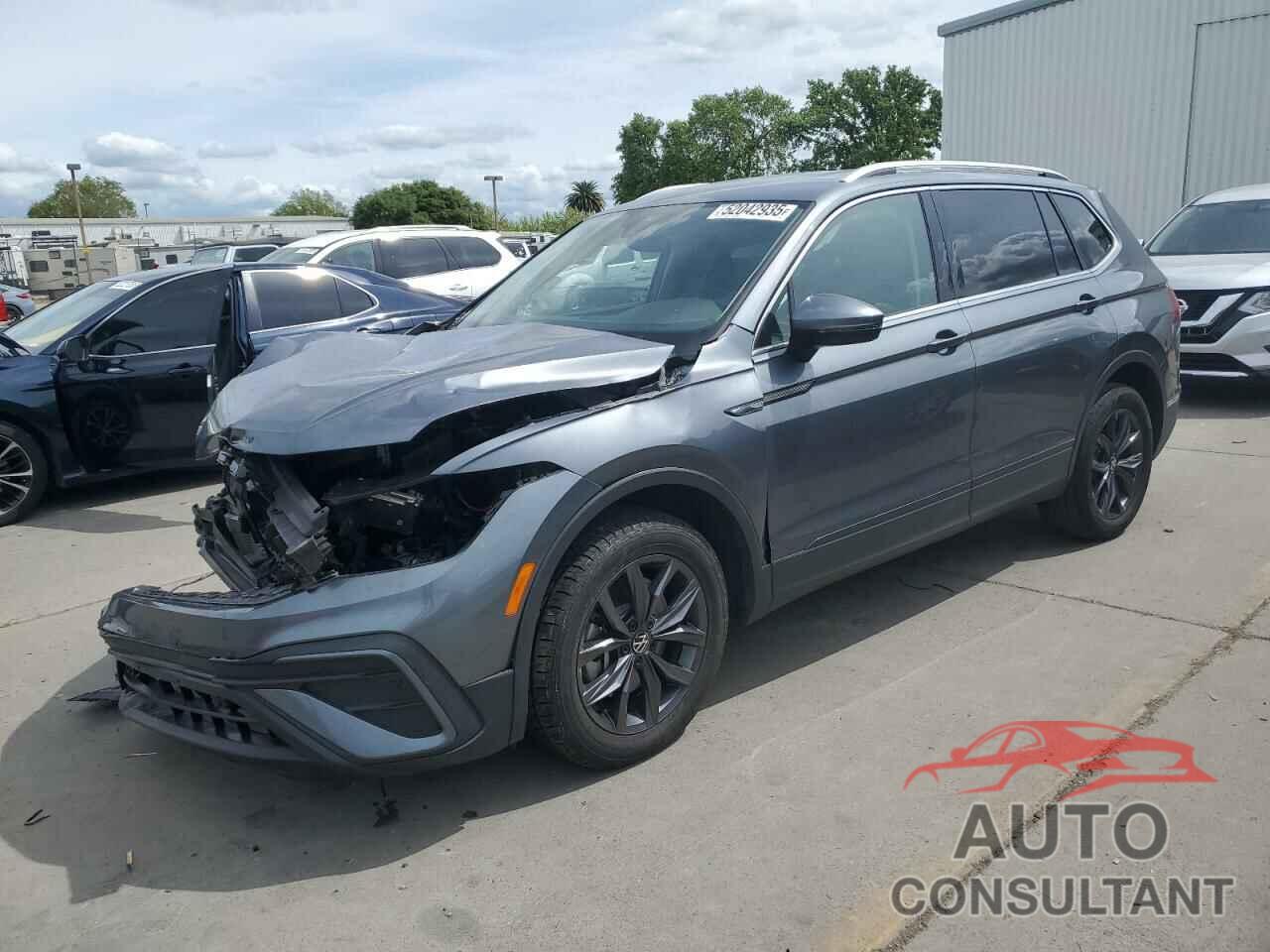 VOLKSWAGEN TIGUAN 2023 - 3VV3B7AXXPM107898