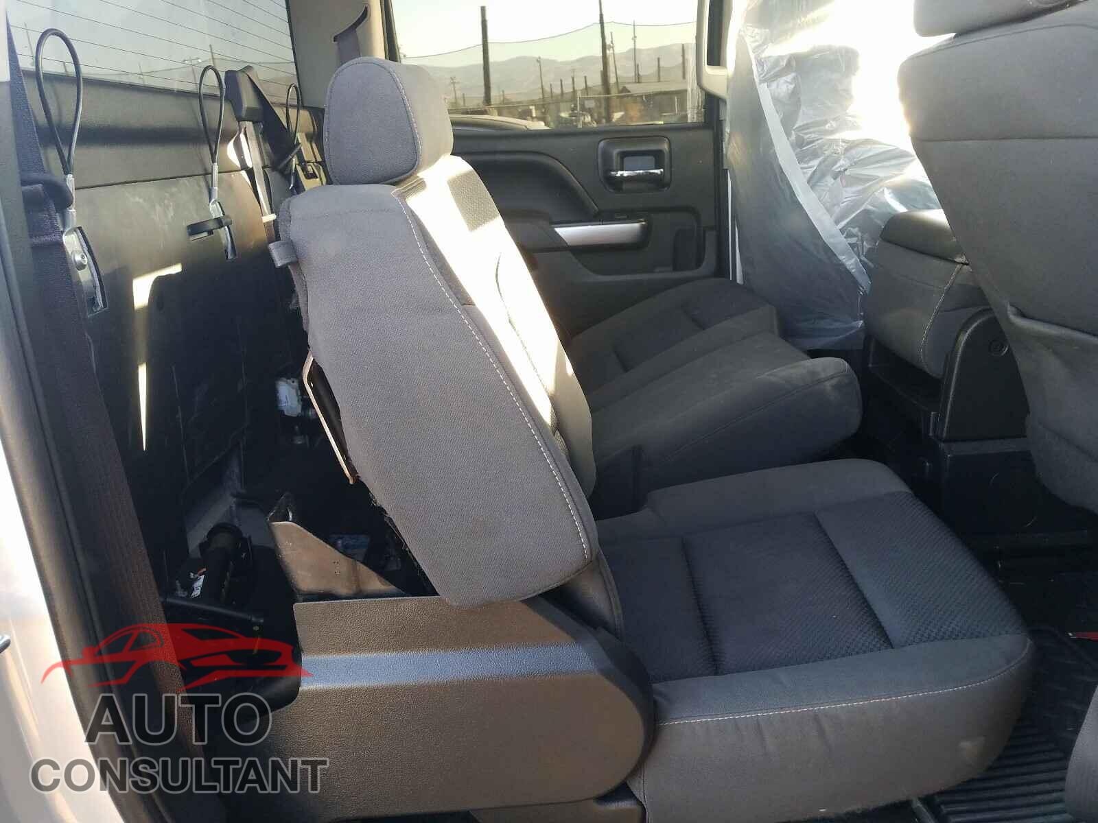 CHEVROLET SILVERADO 2017 - 3GCUKREC2HG190832