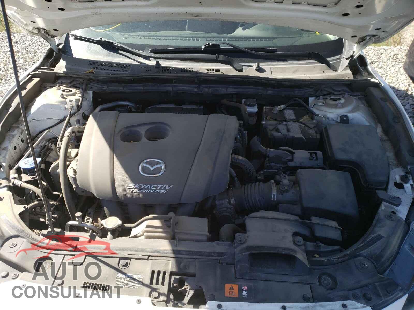 MAZDA 3 2018 - 3MZBN1L35JM179847