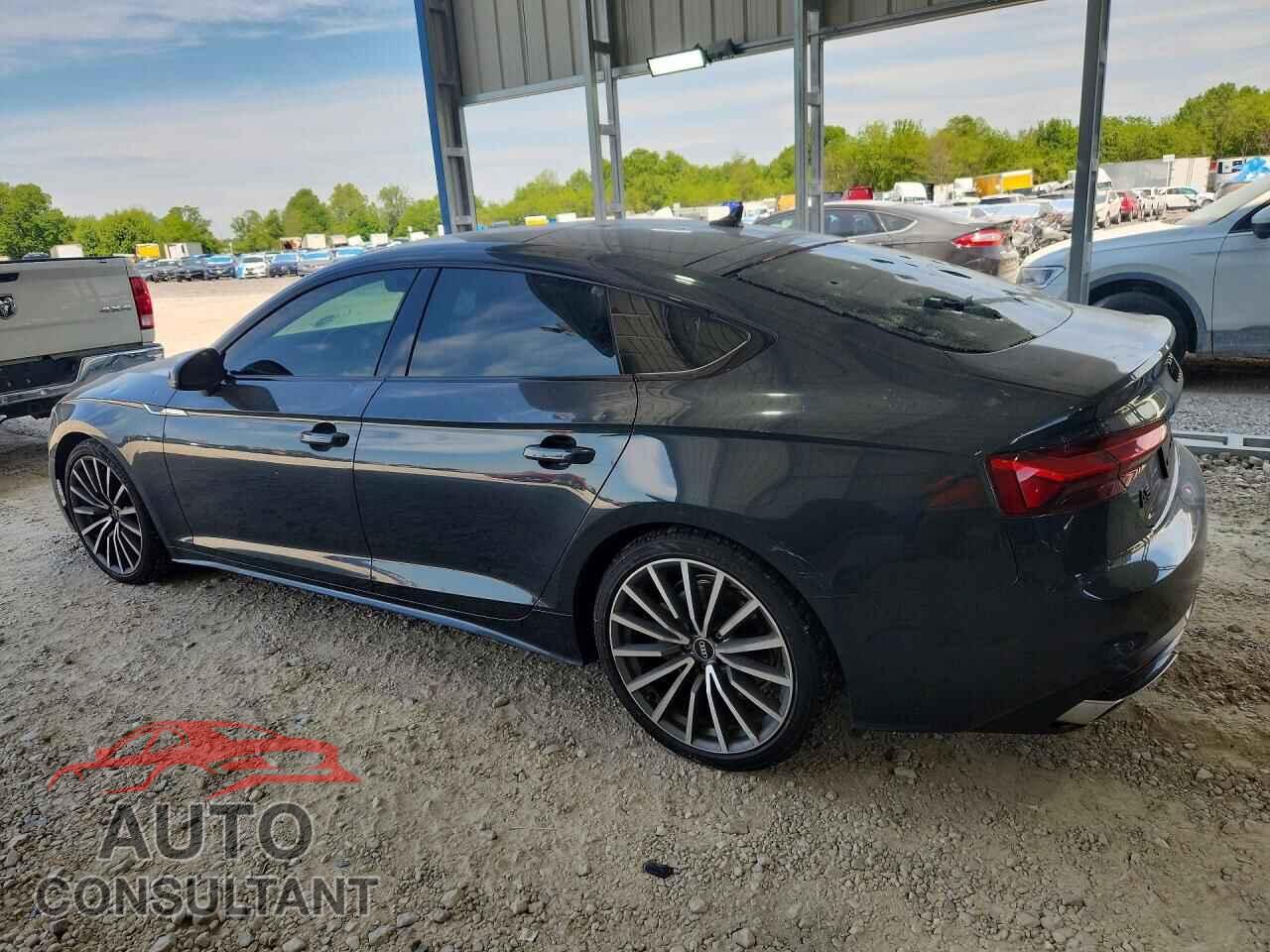 AUDI A5 2022 - WAUCBCF51NA012040