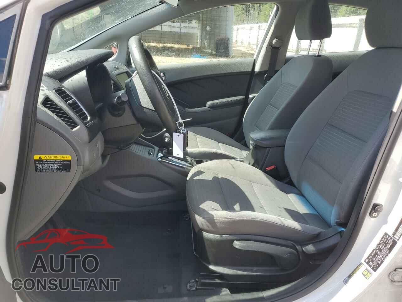 KIA FORTE 2018 - 3KPFL4A75JE205990