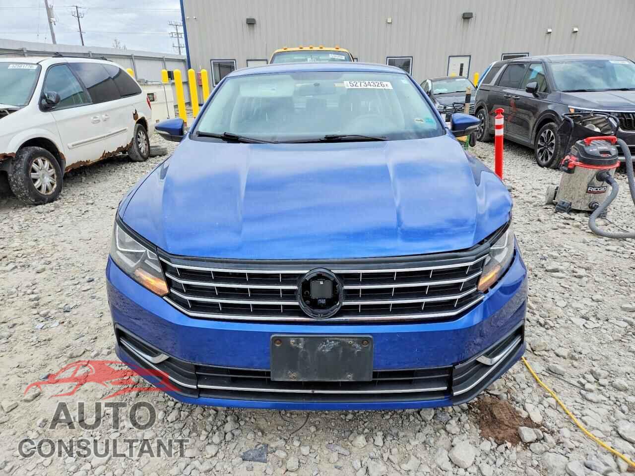 VOLKSWAGEN PASSAT 2017 - 1VWAT7A30HC026201