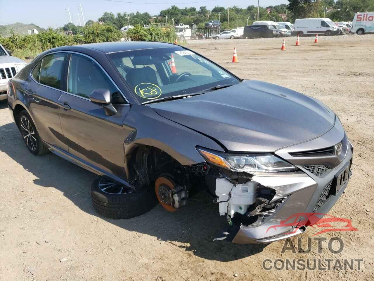 TOYOTA CAMRY 2018 - 4T1B11HK7JU064995