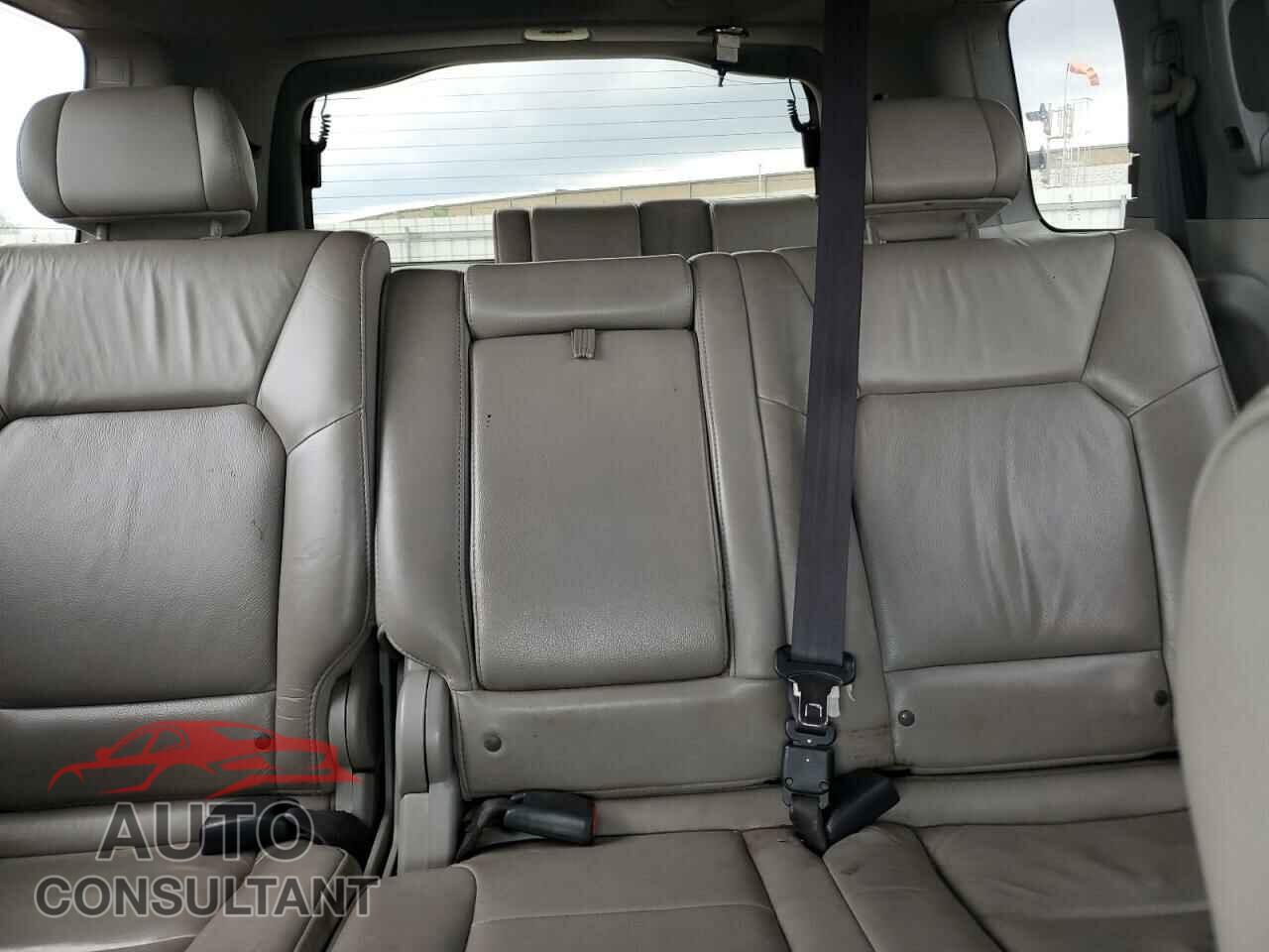 HONDA PILOT 2011 - 5FNYF4H51BB050032
