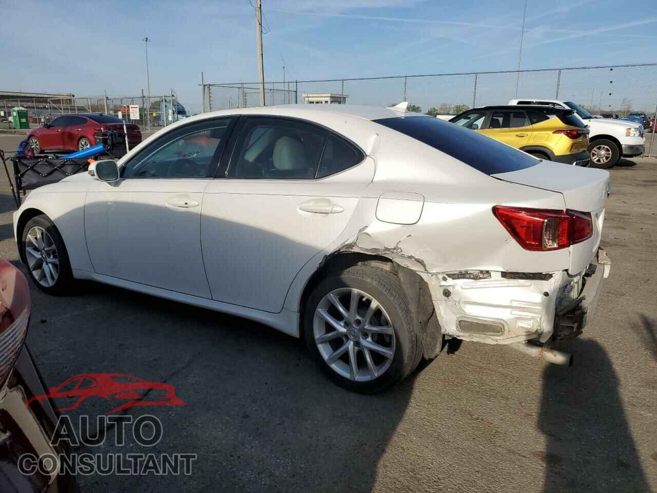 LEXUS IS 2011 - JTHCF5C25B5049253