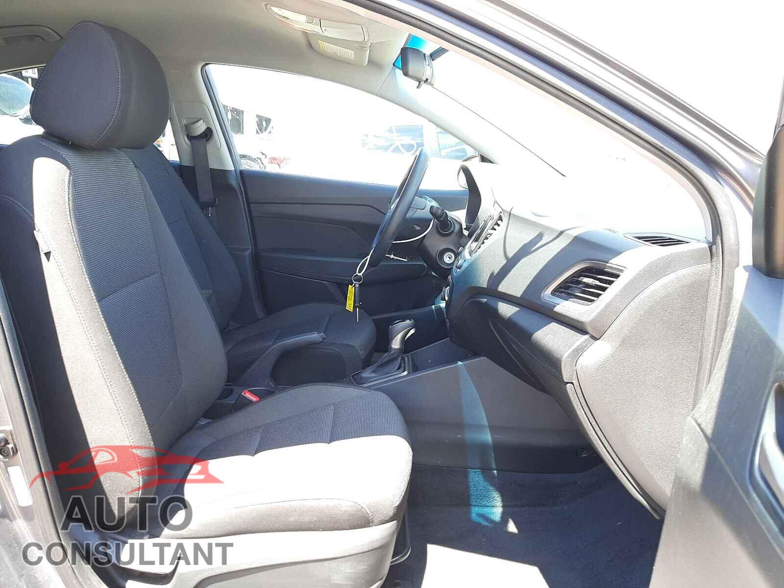 HYUNDAI ACCENT 2018 - 3KPC24A38JE031643