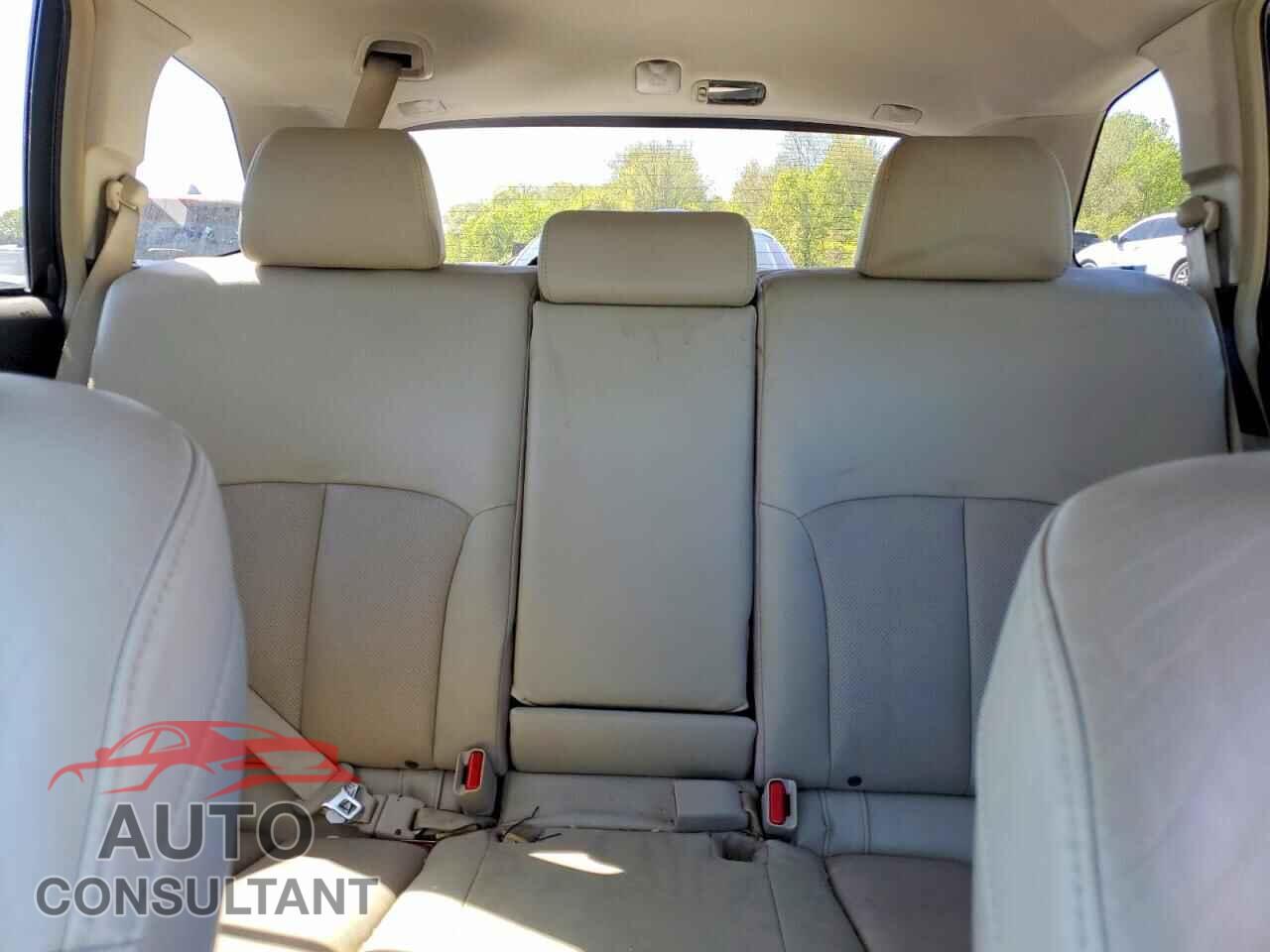 SUBARU OUTBACK 2014 - 4S4BRBLC9E3240875