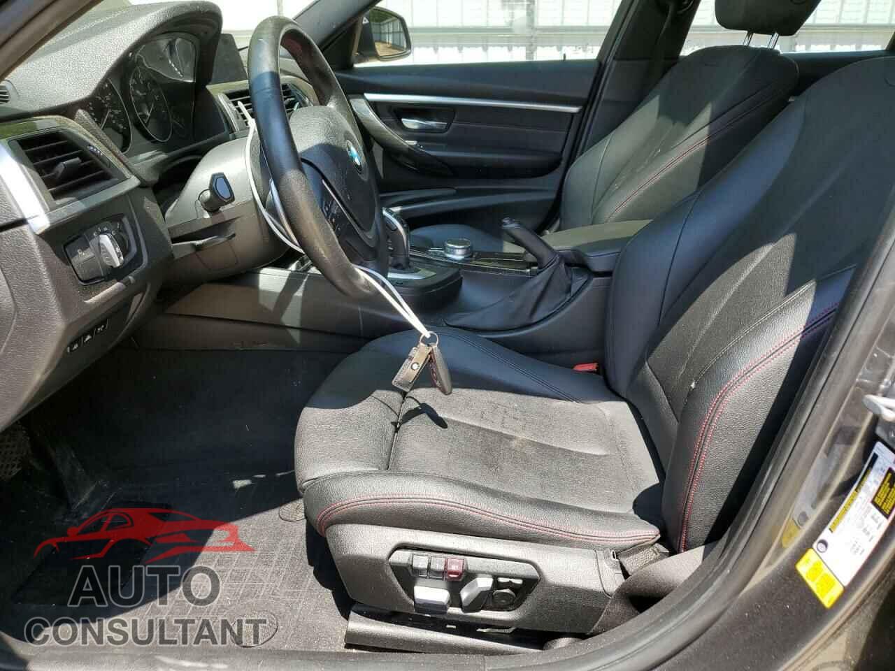 BMW 3 SERIES 2018 - WBA8B9G55JNU99642