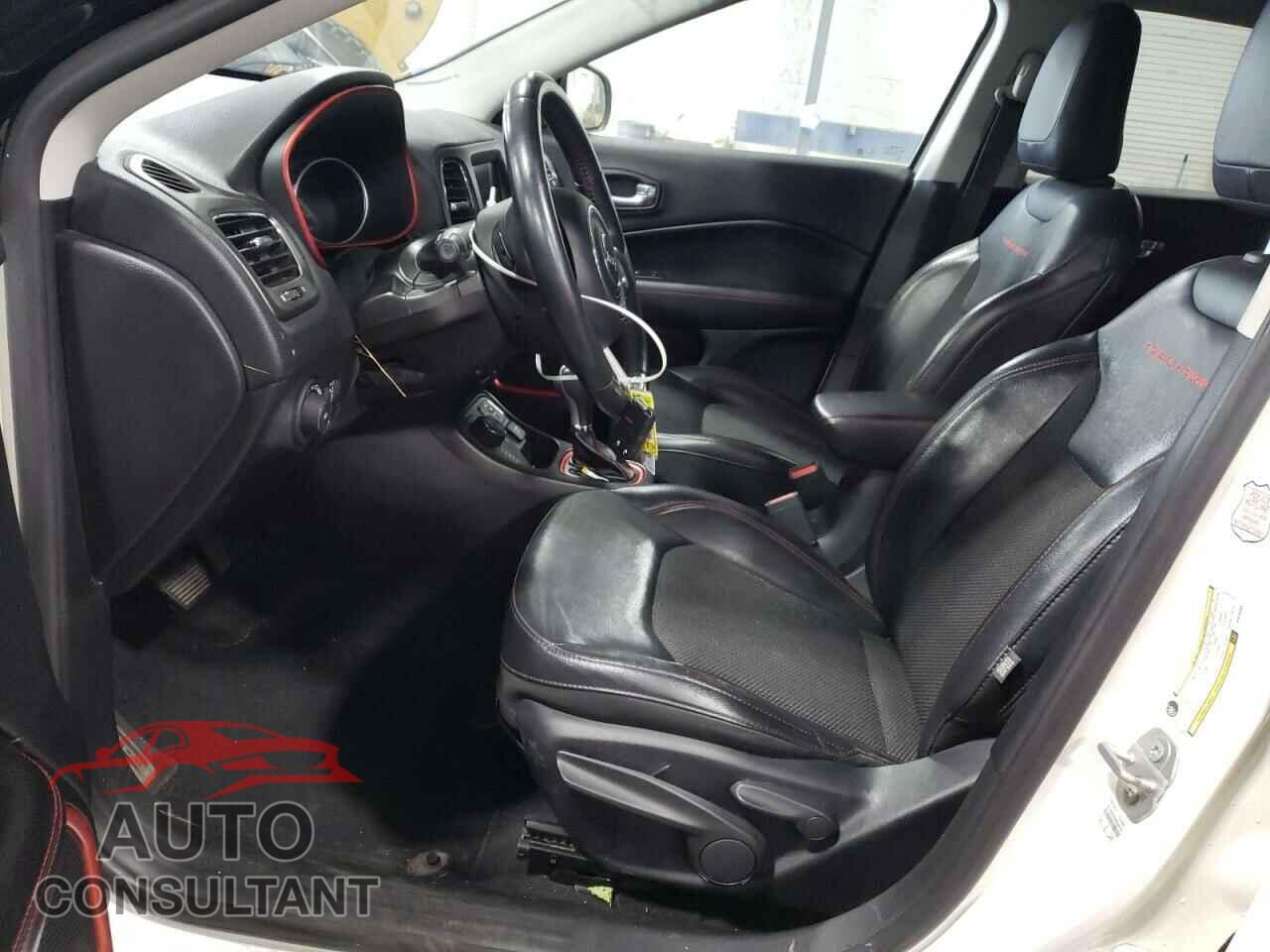 JEEP COMPASS 2019 - 3C4NJDDB8KT618193