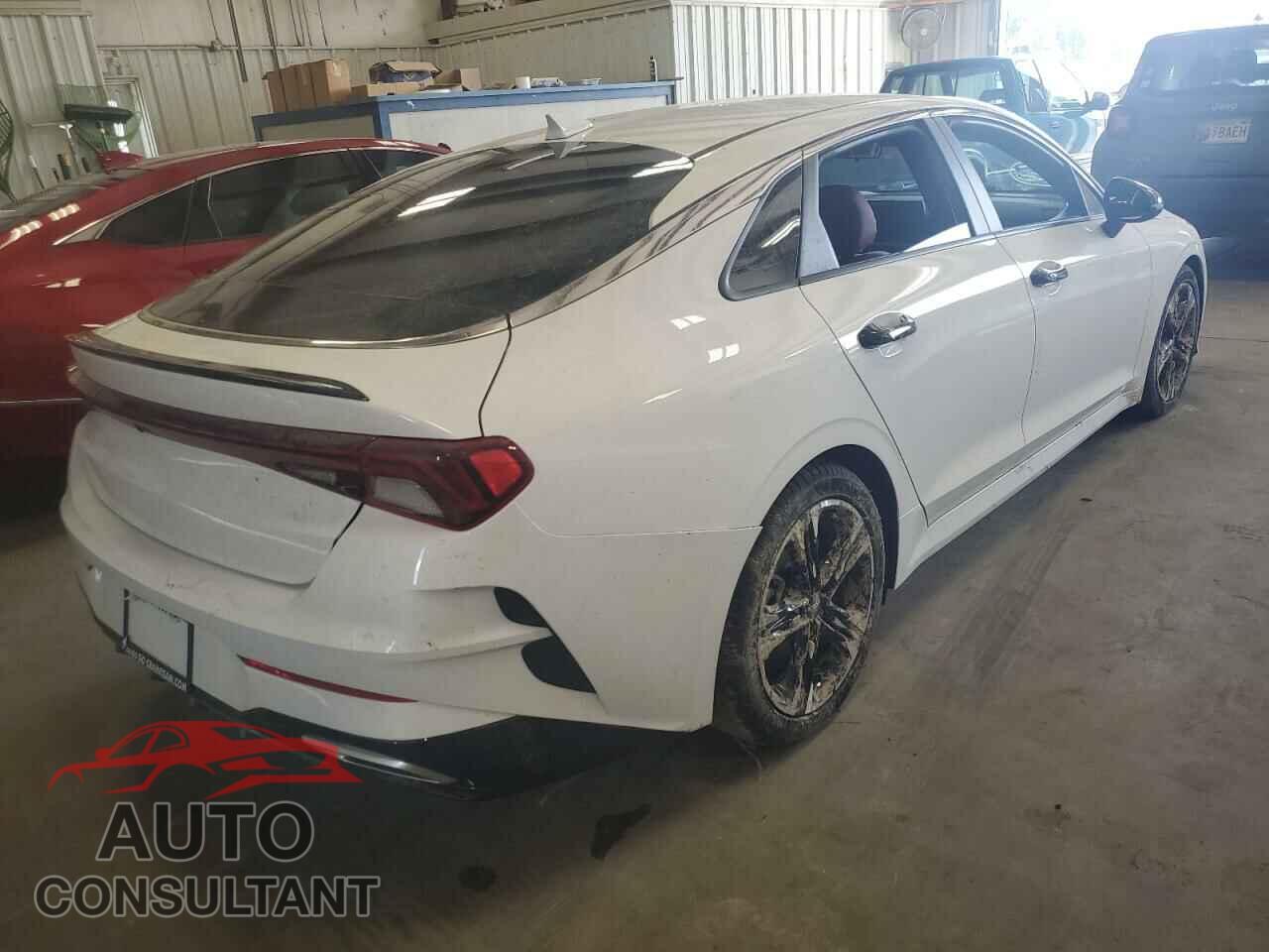 KIA K5 2023 - 5XXG64J28PG167882