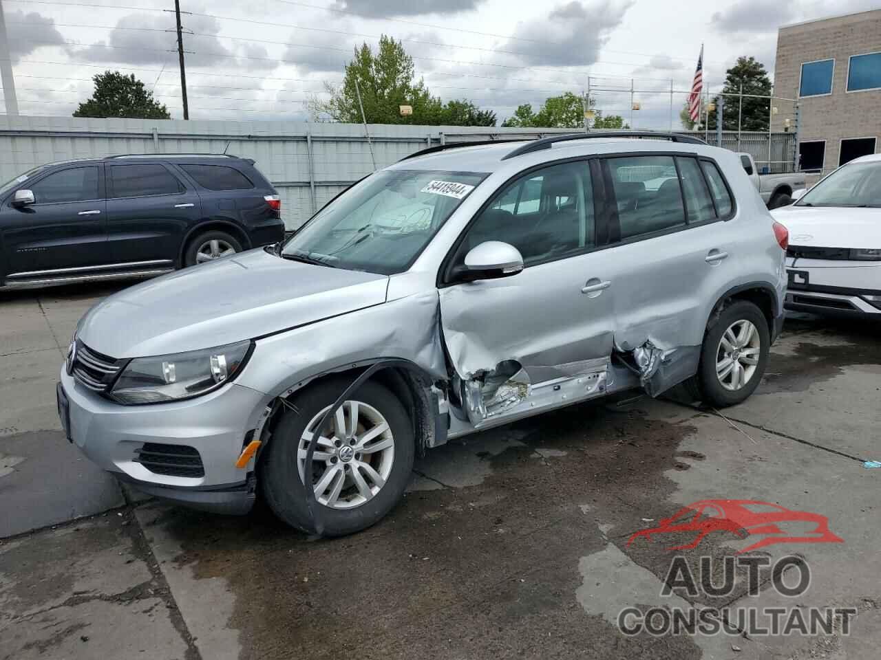 VOLKSWAGEN TIGUAN 2016 - WVGBV7AX0GW024607