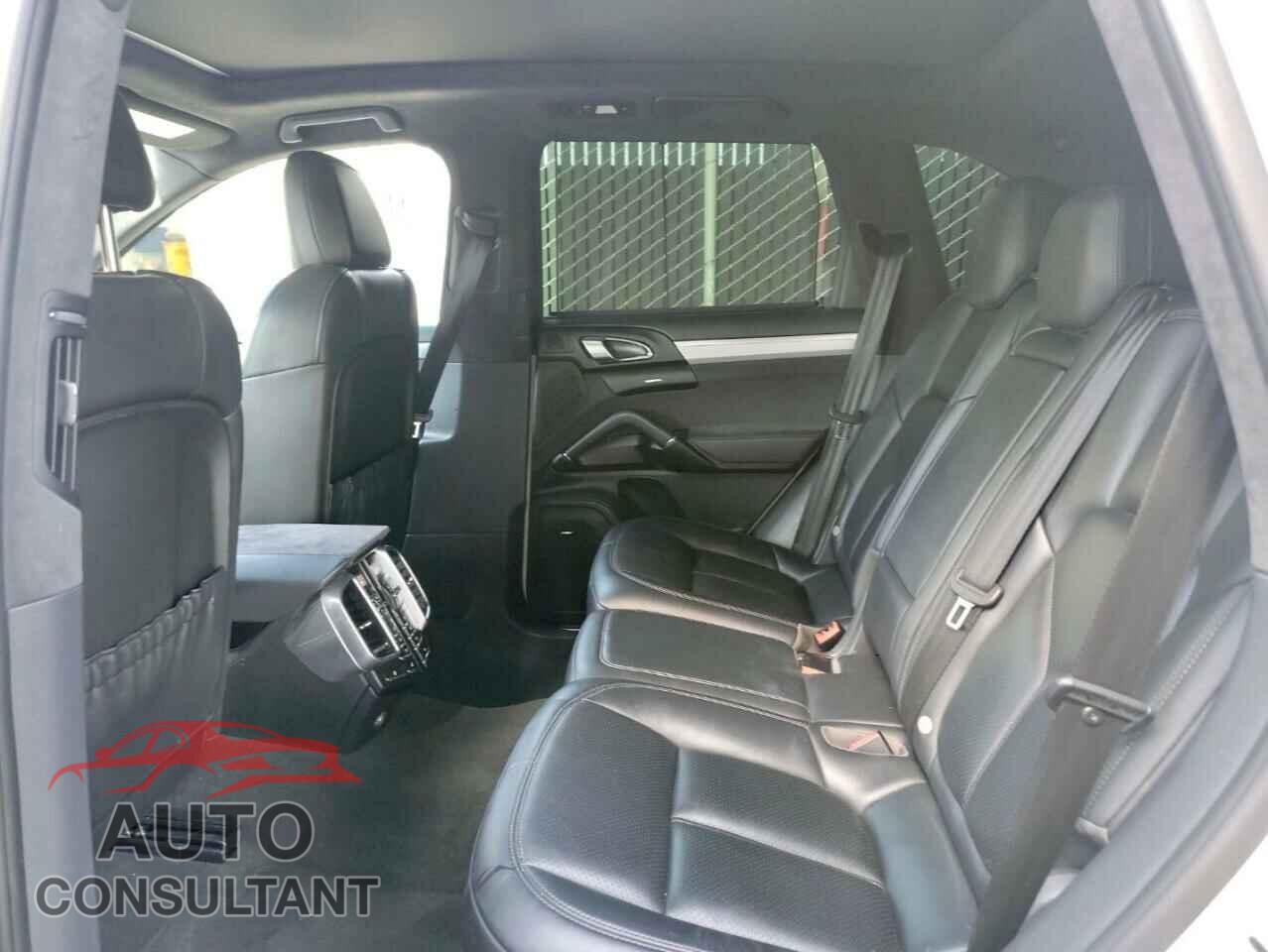 PORSCHE CAYENNE 2016 - WP1AD2A21GLA72790